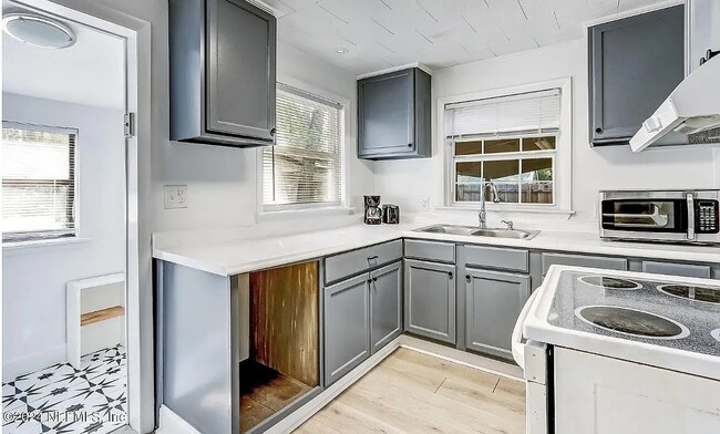 5630 Cruz Rd in Jacksonville, FL - Building Photo - Building Photo