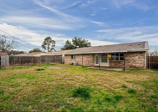 423 Southlake Dr in Forney, TX - Foto de edificio - Building Photo