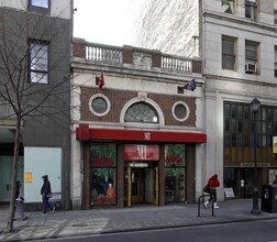 1215 Sansom St in Philadelphia, PA - Building Photo - Building Photo