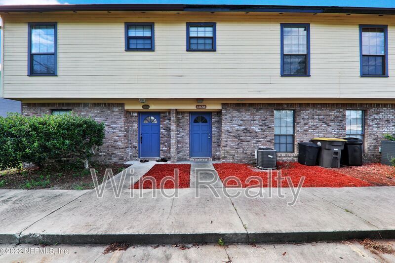 6028 Duclay Rd in Jacksonville, FL - Building Photo