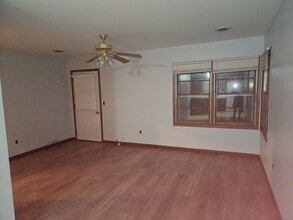 605 W Bluff St in Marseilles, IL - Building Photo - Building Photo