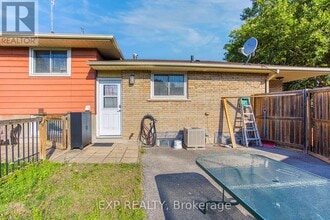 4453 Meadowvale Dr in Niagara Falls, ON - Building Photo - Building Photo