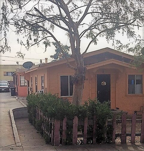 Mt. Washington Adjacent 6 Single Story Units in Los Angeles, CA - Foto de edificio