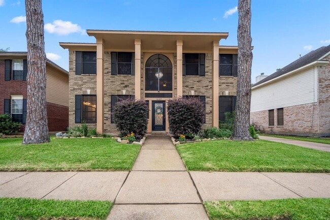 16122 Cairngorm Ave