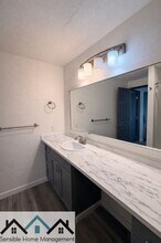 1018 76 St Ct E, Unit C in Tacoma, WA - Foto de edificio - Building Photo