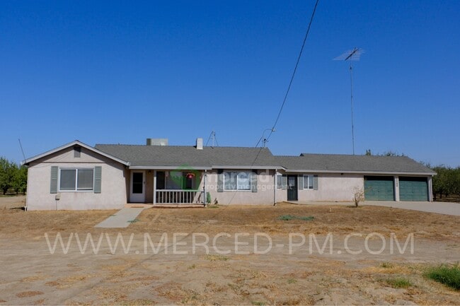 15290 Sunset Dr in Livingston, CA - Building Photo - Building Photo