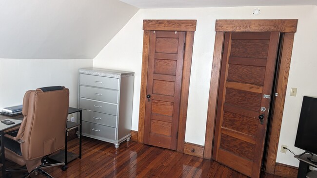 124 Foster St, Unit 3rd Floor