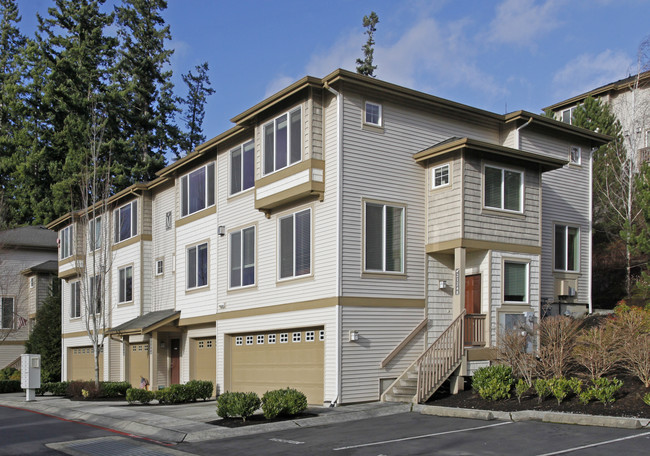 Peregrine Point Townhouse Condominium in Issaquah, WA - Foto de edificio - Building Photo