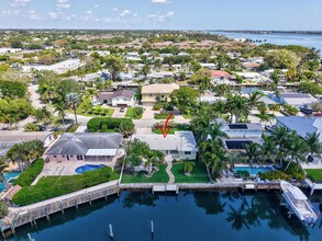 644 Shore Dr in Boynton Beach, FL - Building Photo - Building Photo