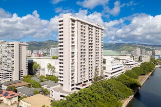 Summer Palace in Honolulu, HI - Building Photo - Building Photo