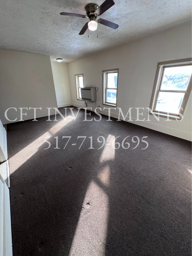 101 Pleasant St, Unit 3 in Charlotte, MI - Building Photo - Building Photo