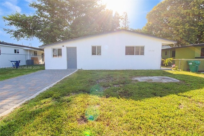 5510 NW 30th Ave in Miami, FL - Foto de edificio - Building Photo