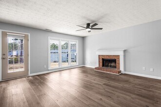 125 Cinnamon Fern Cir in Covington, GA - Building Photo - Building Photo