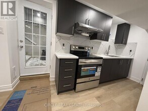 2971 Westoak Trails Blvd in Oakville, ON - Building Photo - Building Photo