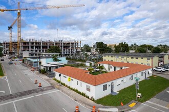 Villa L'homme Motel in Dania Beach, FL - Building Photo - Building Photo
