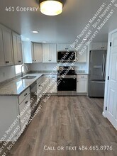 461 Godfrey St in Bethel, PA - Building Photo - Building Photo