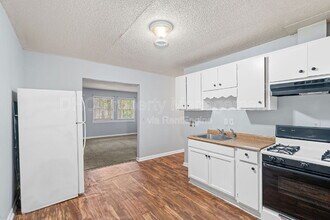 6501 Raymond Dr in Union City, GA - Building Photo - Building Photo