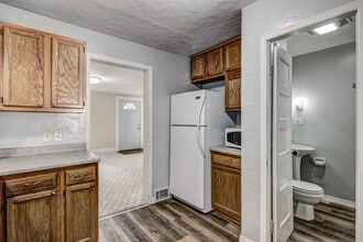 616 Davis Ave in Eau Claire, WI - Building Photo - Building Photo