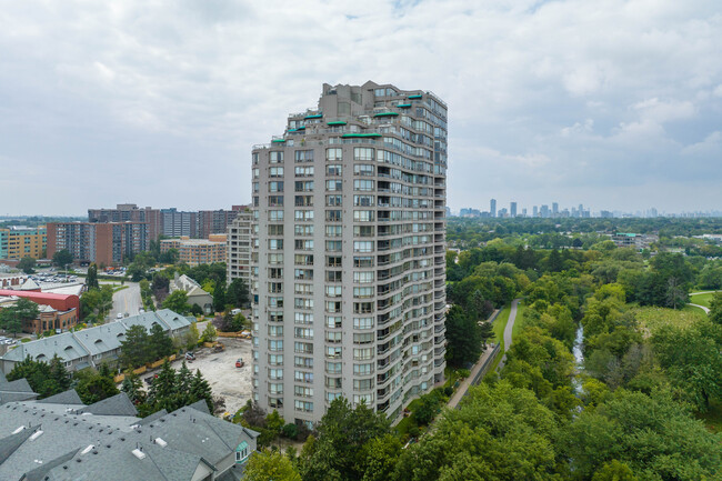 Green at Tam O'Shanter in Toronto, ON - Building Photo - Building Photo