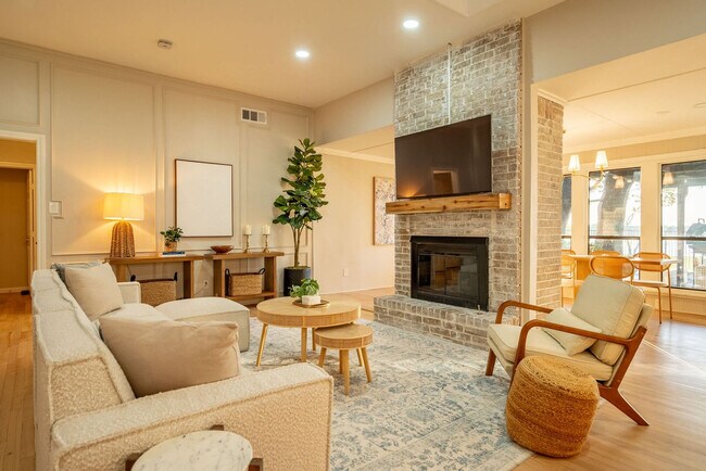 6509 Lakeshore Ct in Rowlett, TX - Building Photo - Building Photo