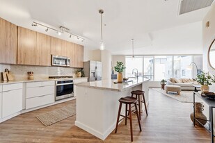 44 Monroe in Phoenix, AZ - Building Photo