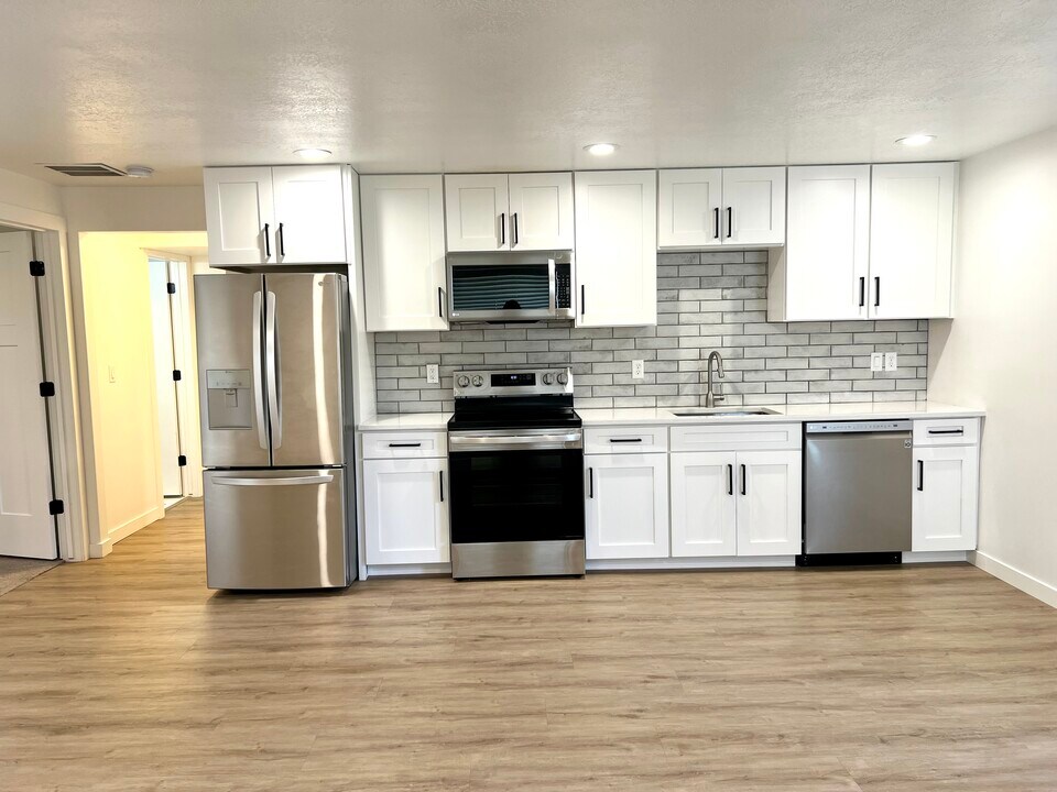 2566 W 3900 N, Unit Basement Apartment in Farr West, UT - Building Photo