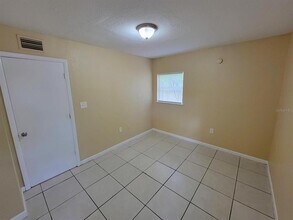 5305 Barnett Pl in Orlando, FL - Foto de edificio - Building Photo