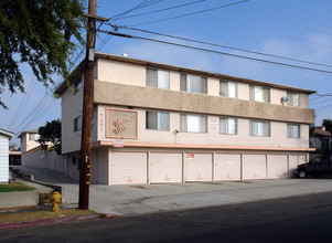 Venice Villa in Inglewood, CA - Building Photo - Building Photo