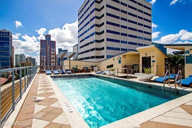 101 NE 3rd Ave in Fort Lauderdale, FL - Building Photo - Building Photo