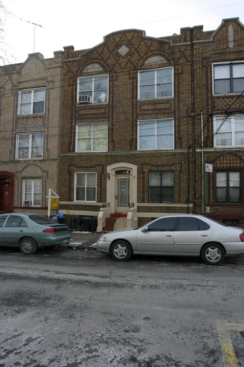 44 Lincoln Ave in Brooklyn, NY - Building Photo