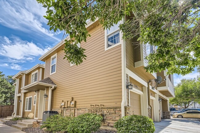 1350 Carlyle Park Cir in Littleton, CO - Building Photo - Building Photo