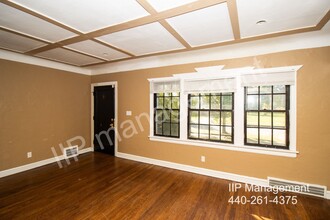 3697 Hildana Rd-Unit -Down Unit in Shaker Heights, OH - Foto de edificio - Building Photo