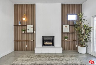 547 N Farrell Dr in Palm Springs, CA - Building Photo - Building Photo