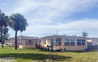 6705 Gulf Winds Dr in St Pete Beach, FL - Building Photo