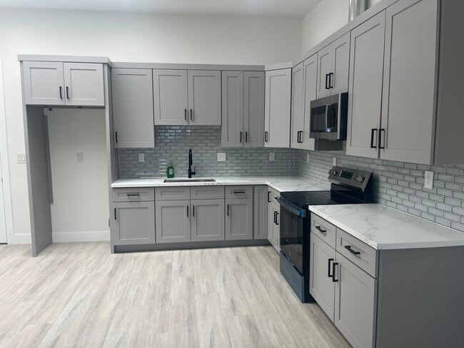 4077 Gage Ave in Bell, CA - Foto de edificio - Building Photo