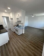 1388 Martin Luther King Jr Ave in Long Beach, CA - Foto de edificio - Building Photo