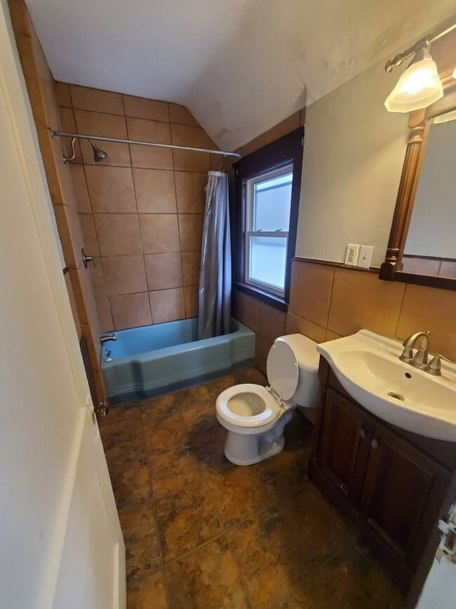 property at 14205 Savannah Ave