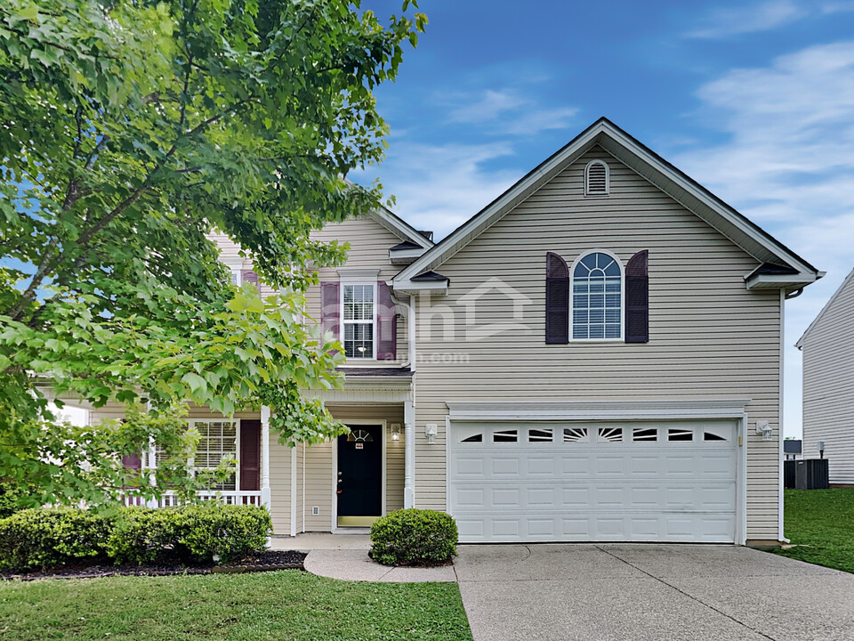 5002 Guardian Ct in Spring Hill, TN - Building Photo