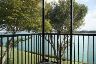 20860 San Simeon Way in Miami, FL - Building Photo