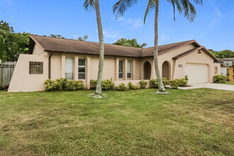 1162 Fernlea Dr in West Palm Beach, FL - Building Photo - Building Photo