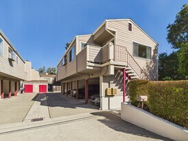 355 Casa Verde Way in Monterey, CA - Building Photo