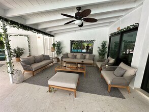 6205 St in Pinecrest, FL - Building Photo - Building Photo