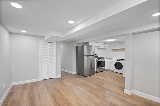 3751 N Clifton Ave in Chicago, IL - Building Photo - Building Photo