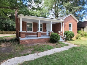 481 North Marietta Pkwy NE in Marietta, GA - Foto de edificio - Building Photo