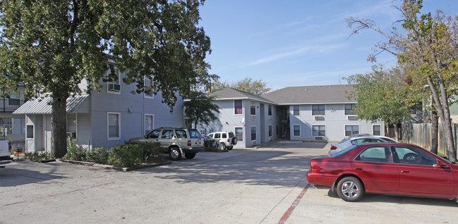 Bloomfield Apartments in Denton, TX - Building Photo - Building Photo