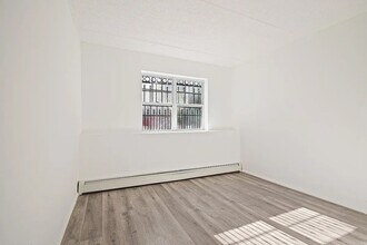 482 Central Ave in Brooklyn, NY - Building Photo - Building Photo