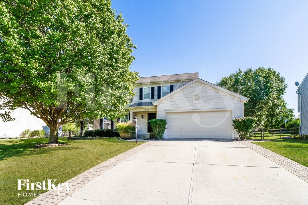 4596 Ellsberry Ct in Batavia, OH - Foto de edificio