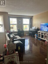 1986 John St. in Markham, ON - Building Photo - Building Photo