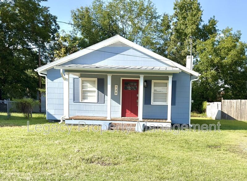 138 W Church St in Angier, NC - Building Photo