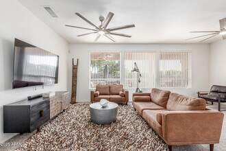 16331 W Willow Creek Ln in Surprise, AZ - Building Photo - Building Photo